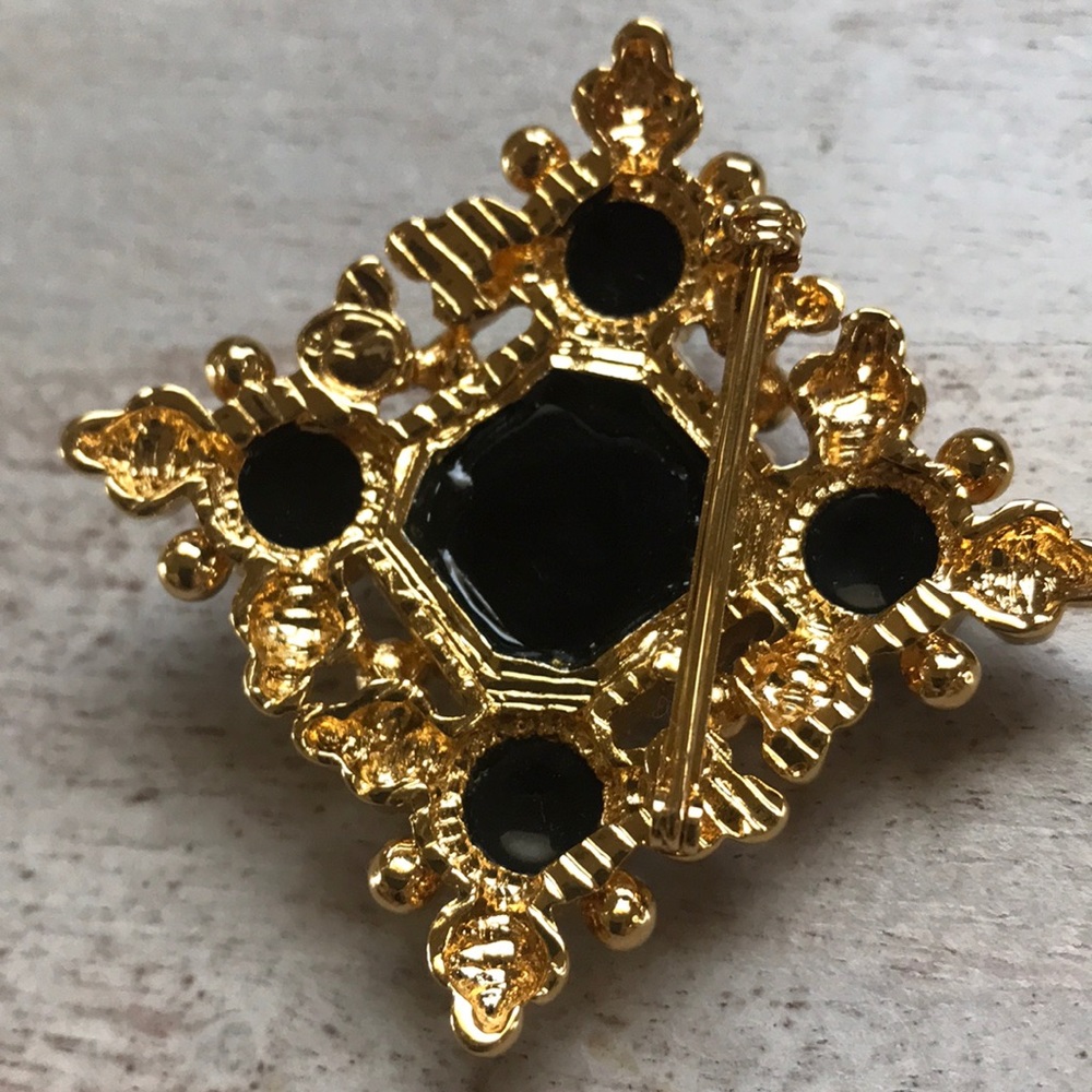 St John Brooch - Picture 6 of 8